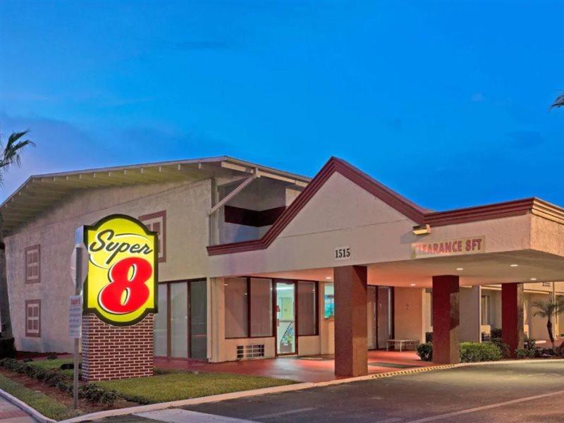 Motel Super 8 By Wyndham Melbourne Exterior foto